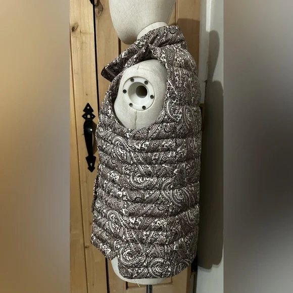 Lands’ End Paisley Quilted Puffer Vest XS | NWOT Zip Front Layering - Picture 6 of 8